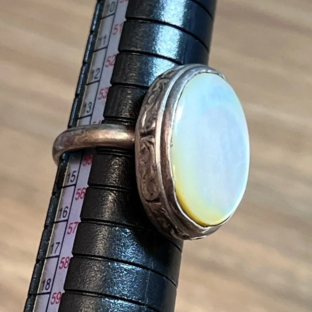 Vintage mother of pearl sterling silver ring